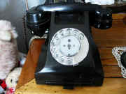 Old Phone 1.jpg (22958 bytes)