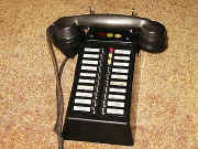 Old Phone 7.jpg (45526 bytes)